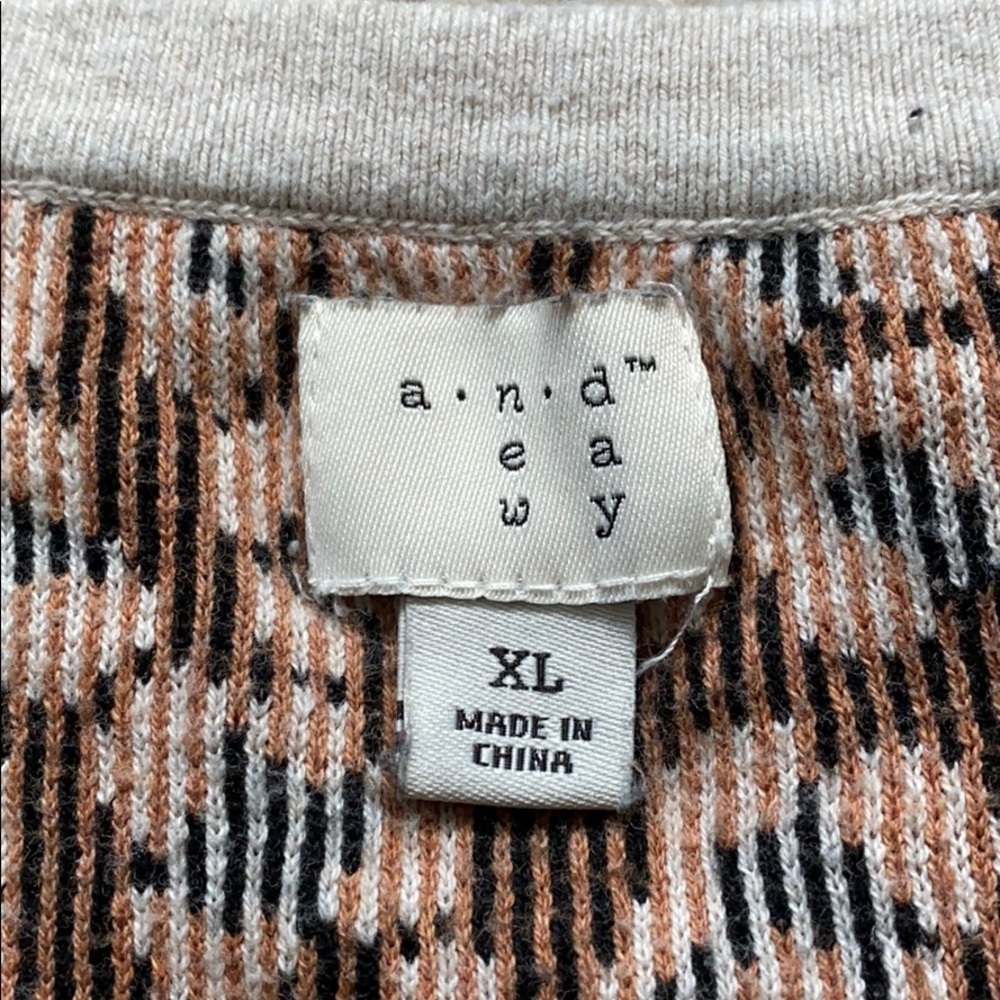 Leopard Cardigan - Picture 9 of 11